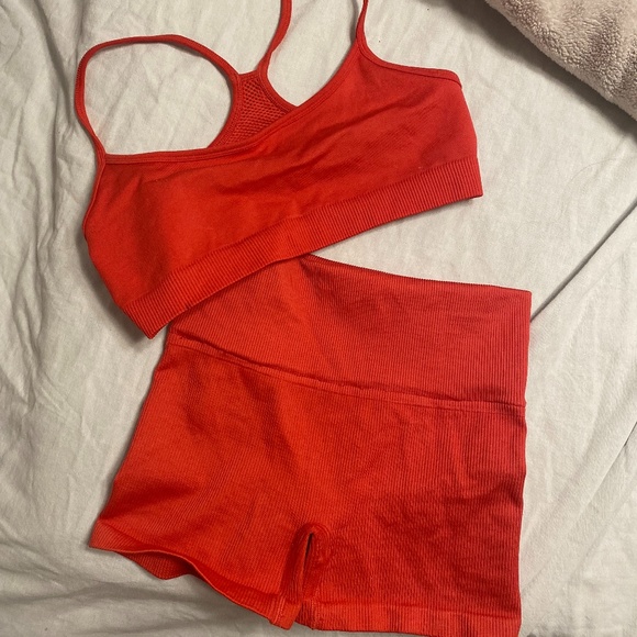Aritzia Other - Aritzia yoga short workout set